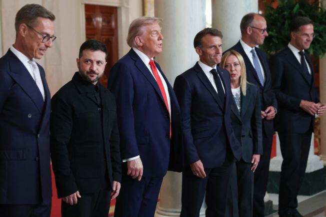 Zelensky propune achiziții de arme americane de 100 de miliarde de dolari finanțate de europeni