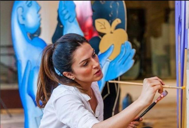 La mulți ani, Alexandra Nechita! A fost și va rămâne pentru lumea întreagă ”Micuța Picasso”