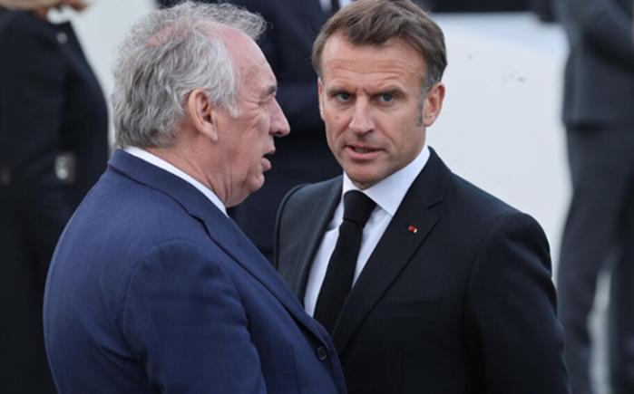 Guvernul Franței a căzut din nou, Macron în fața unei noi crize politice
