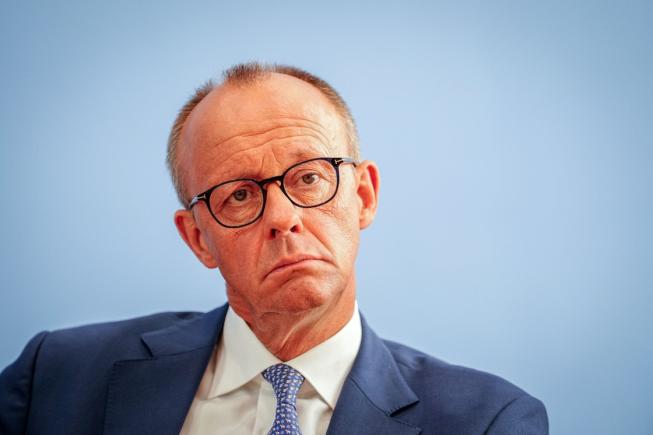 Merz se prăbușește în sondaje, germanii își pierd încrederea în democrație, AfD ajunge la egalitate cu CDU/CSU