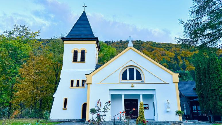Biserica Romano-Catolică din Sinaia. O bijuterie a credinței și istoriei