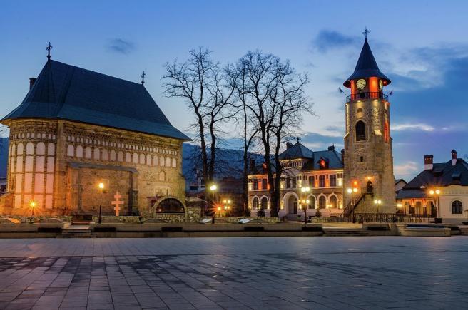 Fabuloasa Românie. Străjer la Curtea Domnească din Piatra Neamț