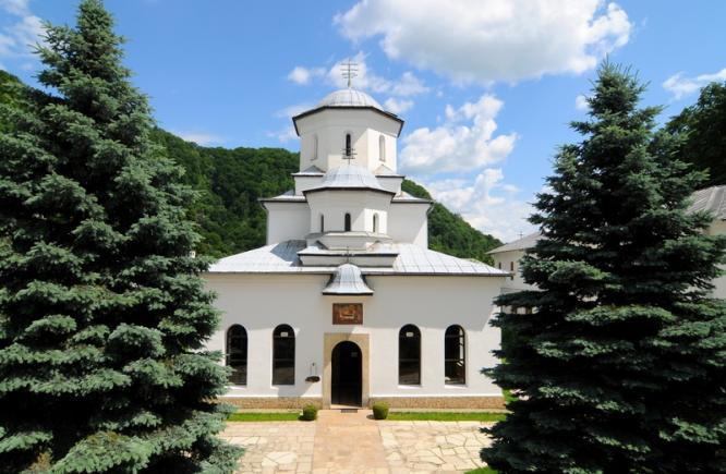 Fabuloasa Românie. Povestea mănăstirii Tismana Fabuloasa Românie. Povestea mănăstirii Tismana