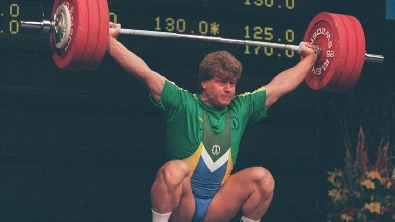 La mulți ani, Nicu Vlad! ”Hercule din Carpați”, cel mai medaliat halterofil al nostru La mulți ani, Nicu Vlad! ”Hercule din Carpați”, cel mai medaliat halterofil al nostru