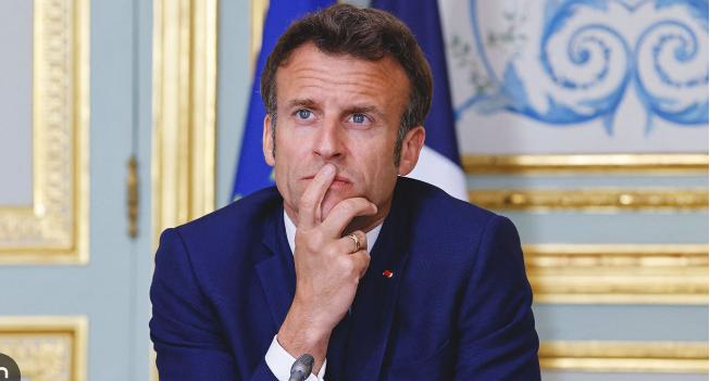 Macron este „cel mai prost” președinte al Franței