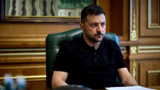 Zelensky acuzat că alunecă spre autoritarism