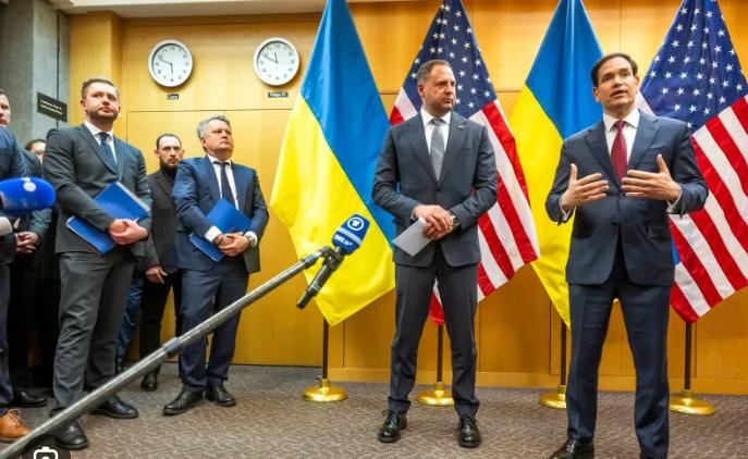 Propunerea lui Trump privind Ucraina este cea mai puțin rea opțiune. O pace imperfectă este mai bună decât un război care se agravează.