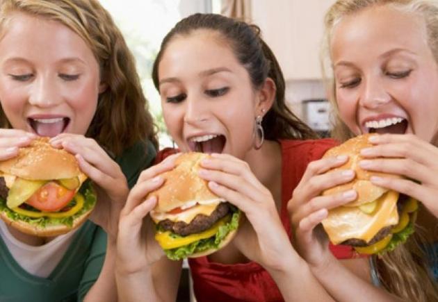 Tradiţii şi superstiţii. Ce e bine şi ce nu e bine să mănânci ca să fii sănătos