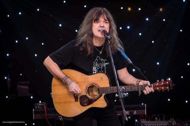 La mulți ani, Călin Pop! Un muzician și o voce distinctă în muzica rock românească