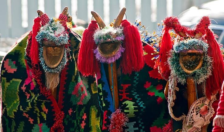 Tradiţii şi superstiţii. Ce semnifică obiceiul mersului cu capra