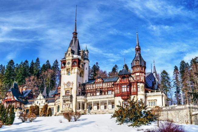 Fabuloasa Românie. Excursie de iarnă. Sinaia celor două castele: Peleş şi Pelişor