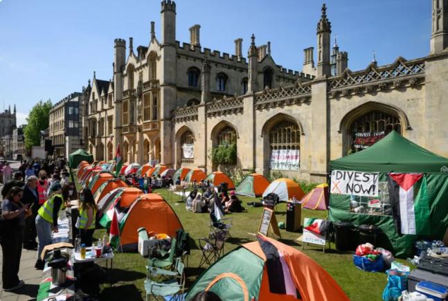 De ce statele din Golf nu mai au încredere în universitățile britanice 