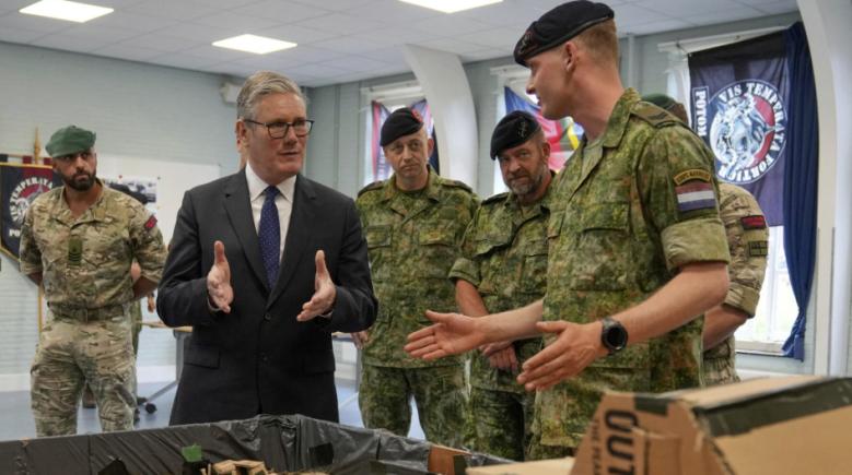 Noile cifre pun sub semnul întrebării promisiunile defensive ale lui Starmer