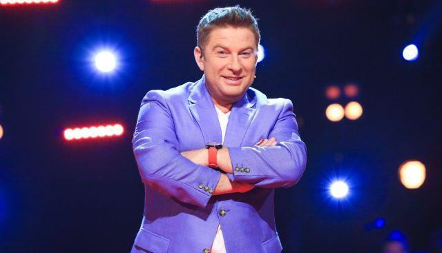 La mulți ani, Pavel Bartoș! Cunoscut drept simpaticul prezentator de la ”Vocea României” și ”Românii au talent”