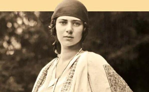 Standarde duble în Le Monde: "Ia" românească este de „extremă dreaptă” în timp ce cămașa ucraineană este „simbolul libertății”