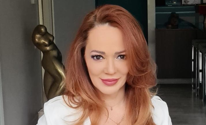 La mulți ani, Florentina Fântânaru! Joaca de-a destinul: ”De-a viața ascunselea”