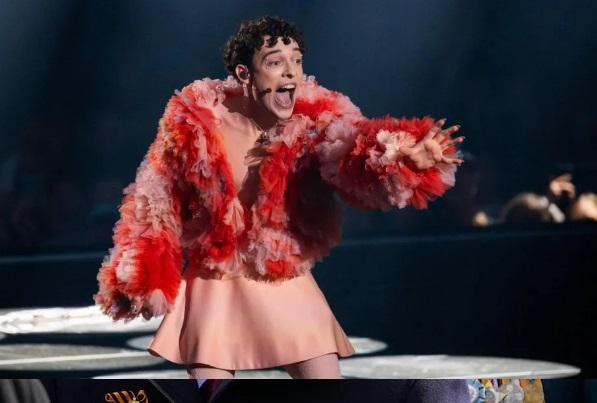 UE adoptă o rezoluție care recunoaște bărbații care se identifică drept femei ca fiind femei cu drepturi depline: cum au votat europarlamentarii români