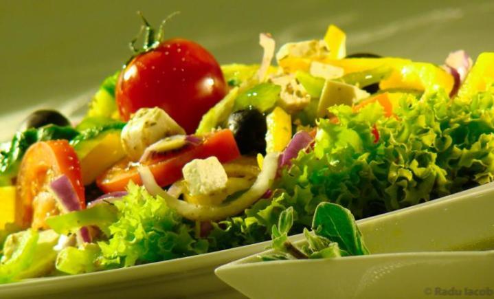 Dietele vegetariene, de două ori mai eficiente în cura de slăbire