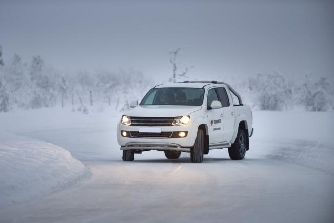 Inovațiile din industria anvelopelor: tehnologii noi care îmbunătățesc siguranța și performanța