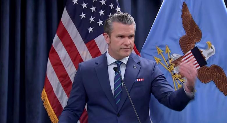 „Abia am început să luptăm, avem depozitele de muniție pline, iar voința noastră este de neclintit”, spune șeful Pentagonului