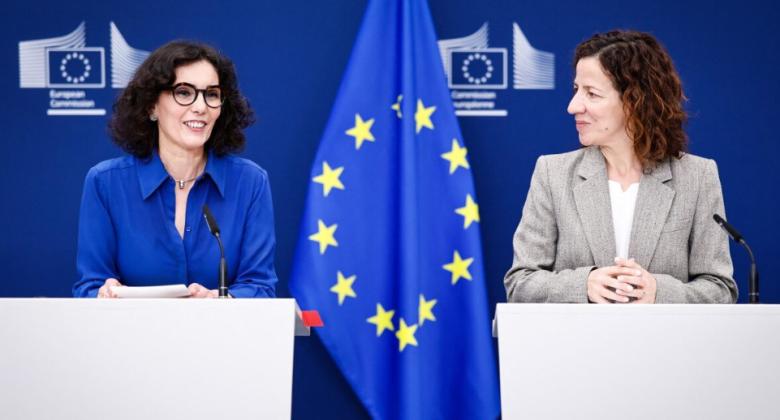 Bruxelles intenționează să monitorizeze comunitățile online ale tinerilor bărbați