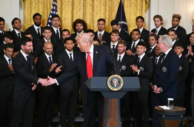 Trump îi îndeamnă pe diplomații iranieni să ceară azil și să contribuie la construirea unui viitor mai bun pentru țara lor