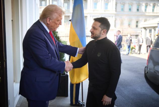 Ucraina riscă să piardă ajutorul american din cauza refuzului său de a-și retrage trupele din Donbas, potrivit unor informații din presă