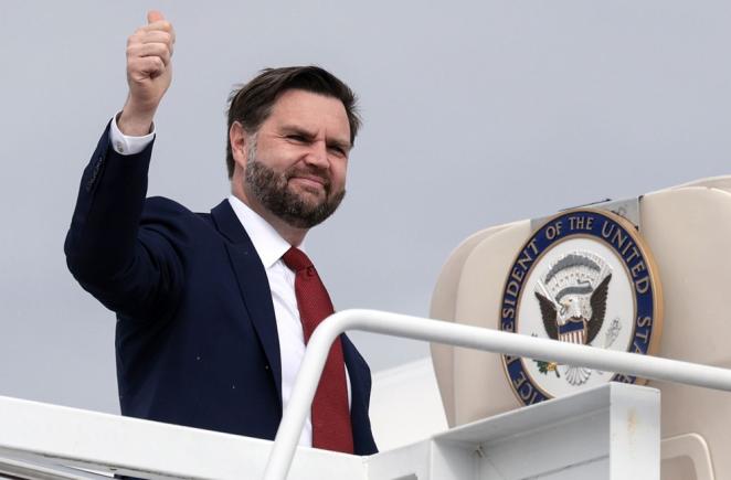 JD Vance merge la Budapesta cu patru zile înainte de alegeri: un nou semnal de sprijin al administrației Trump pentru Viktor Orbán