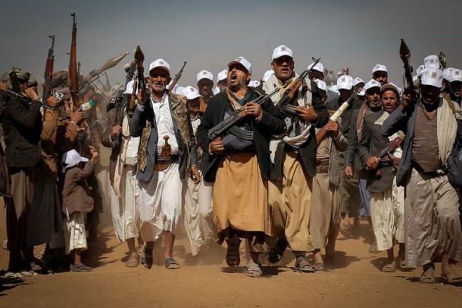 Rebelii Houthi din Yemen intră în război de partea Iranului