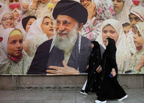 Trump îi numește pe liderii iranieni „ticăloși nebuni” și avertizează că aceștia „vor ajunge în iad”