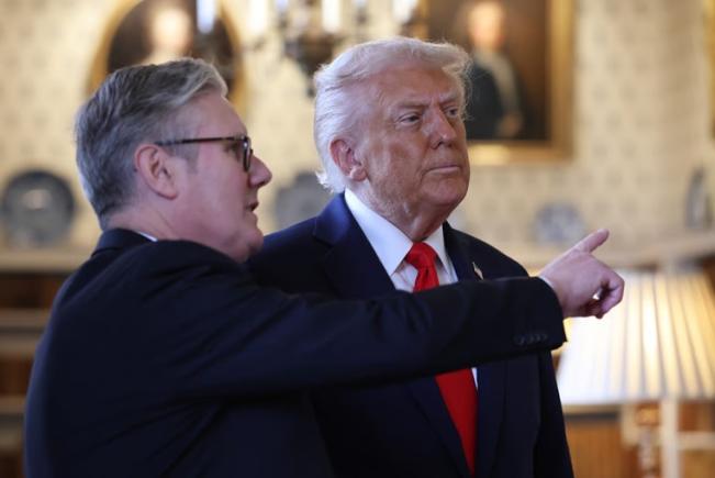 Trump și Starmer caută un „plan funcțional” pentru deblocarea Strâmtorii Ormuz