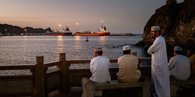 SUA anunță o blocadă navală asupra porturilor iraniene și a rutelor maritime din strâmtoarea Ormuz