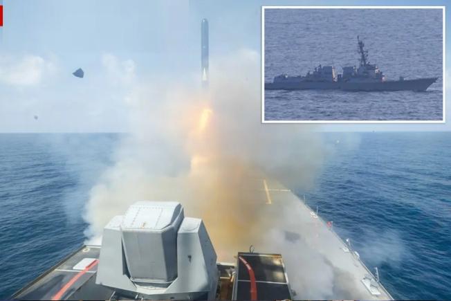 "Nu a mers bine pentru ei": marina americană a deschis focul asupra unui cargo iranian în Golful Oman și a preluat controlul navei, anunță Donald Trump