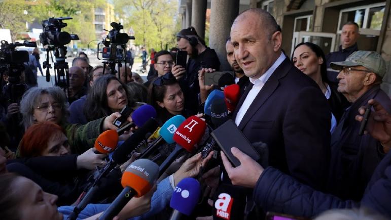 Rumen Radev a câștigat alegerile din Bulgaria: un lider din tabăra conservatorilor, anti-migrație și critic al UE, cu deschidere față de Rusia