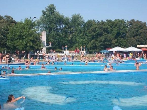 Fabuloasa Românie. De 1 Mai, hai, la băi, la 1Mai!