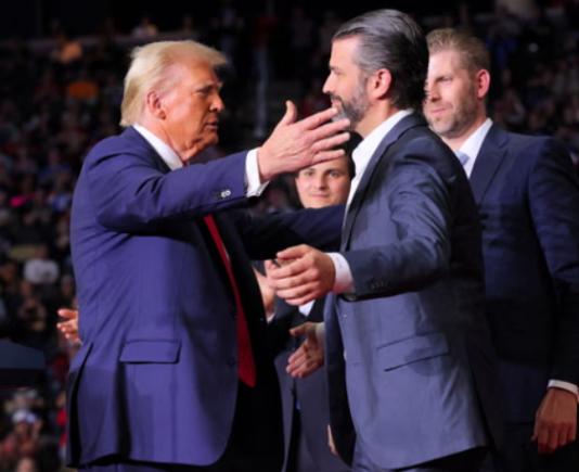 Donald Trump Jr.: Candidatul despre care nimeni nu vorbește. Pentru MAGA, familiaritatea ar putea conta mai mult decât experiența.