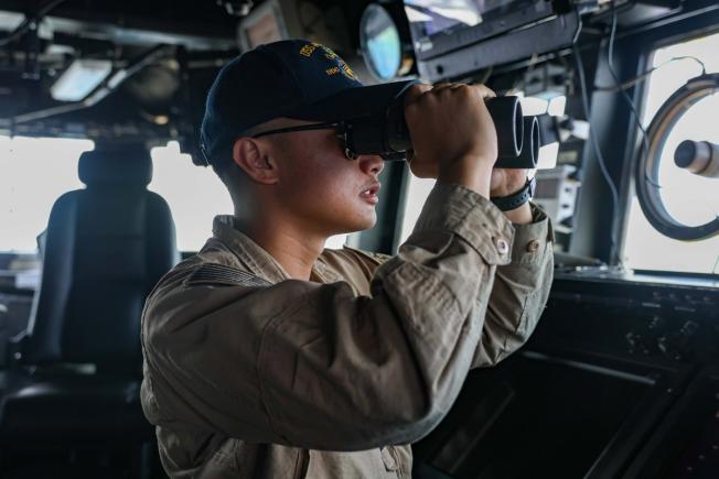 Nave militare americane au intrat în Golful Persic pentru o misiune de escortă  a navelor comerciale