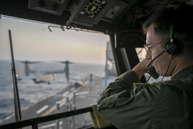 Două distrugătoare ale Marinei SUA au traversat Strâmtoarea Ormuz