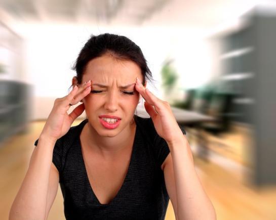 O scuză în minus! Vezi ce efect au migrenele asupra capacității intelectuale