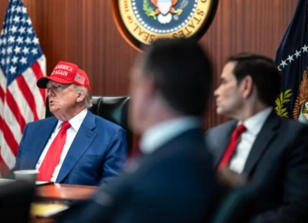 Trump își convoacă cabinetul în încercarea de a încheia un acord cu Iranul pentru a pune capăt războiului