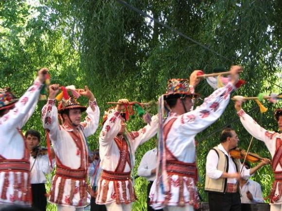 Tradiţii şi superstiţii. Căluşarii de la Vîlcele. Taina căluşului şi luatul din căluş