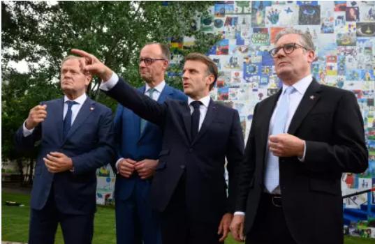 Guvernele occidentale pun în pericol cetățenii occidentali. Occidentul se află în război cu invadatori străini, iar guvernele occidentale se află în război cu o „schimbare climatică” imaginară