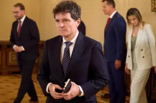 Nicușor Dan - Nu poți să te lupți cu sistemul când ești șeful Sistemului