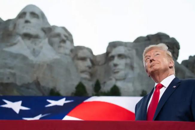 Donald Trump: Comunismul ste cea mai mare amenințare la adresa SUA - "Puteți fi comuniști sau puteți fi patrioți. Nu puteți fi ambele în același timp"