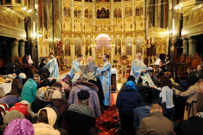 Tradiții și superstiții. Vindecarea prin maslu și leacuri sfinte