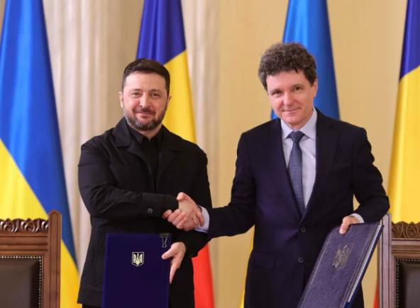 România dă Ucrainei 200 milioane euro pentru a construi drone. Conform unor informații apărute în presă, Uniunea Europeană a permis Ucrainei să utilizeze împrumutul acordat pentru a achiziționa componente pentru drone de proveniență chineză