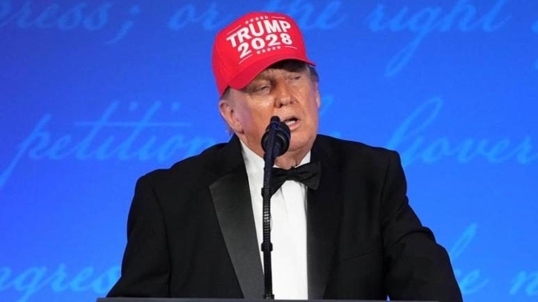 Donald Trump către presa americană: „Când voi pleca, veți da toți faliment. Nu vă imaginați cât sunteți de norocoși
