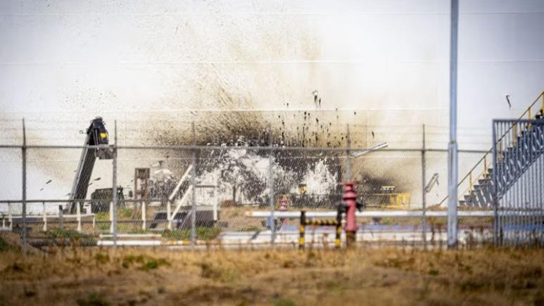 Explozie la o instalație petrolieră din portul Rotterdam: Un mort și șase răniți în urma unui incident la un rezervor de stocare
