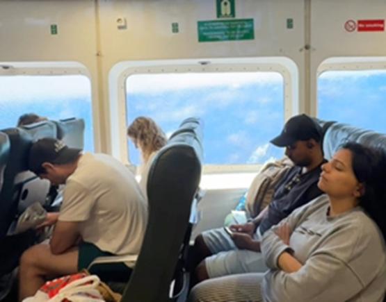 Wall Street Journal: Cum se transformă vacanța de vis din Grecia într-un coșmar pe mare - "Nu mi-am văzut niciodată copilul atât de verde la față"