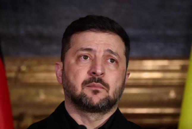 Șah la Zelenski: Cererea de alegeri a popularului fost ministru al Apărării zguduie scena politică din Ucraina